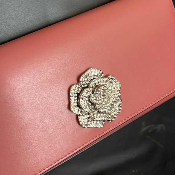 Michael Kors WOC Bellamie Polished Leather Clutch Rose - Picture 6 of 13